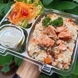 ข้าวผัดปลาแซลมอล
