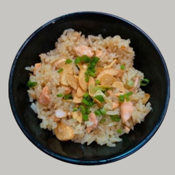ข้าวผัดแซลม่อน