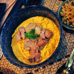 ข้าวซอยกระดูกอ่อนใบพาย - แม่บัว