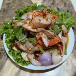 ข้าวคอหมูย่างน้ำจิ้มแจ่วรสเด็ดครัวเจ๊พร(เจ้าเก่า)
