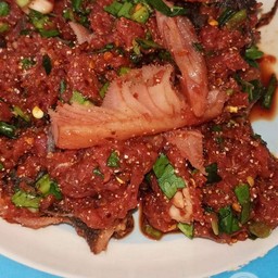 ก้อยเนื้อขมสด(ดิบ)