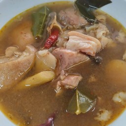 ต้มยำขาหมูมิกค์ผัก