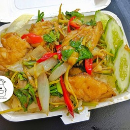 ปลากระพงผัดขึ้นฉ่าย