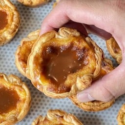 Vanilla Caramel Egg Tart Sourdough  (s)