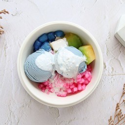 ไอศกรีมกะทิอัญชัน ท้อปปิ้ง 3 อย่าง