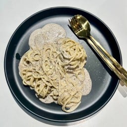 สปาเก็ตตี้ครีมซอสทรัฟเฟิล