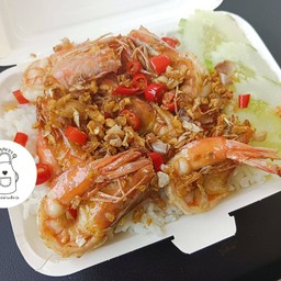 ข้าวราดกุ้งผัดพริกเกลือ