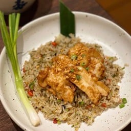 •ข้าวผัดคั่วพริกเกลือไข่ปลาหมึก