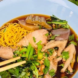 ก๋วยเตี๋ยวน่องไก่เส้นบะหมี่
