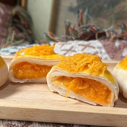 Size S เปี๊ยะฝอยทองลาวาไข่เค็ม (3ชิ้น)