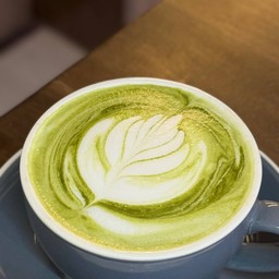 มัทฉะลาเต้ร้อน