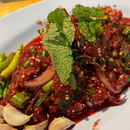 ลาบเลือดดิบ