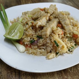 ข้าวผัดหมูยอ