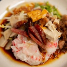 ก๋วยเตี๋ยวหลอดเจ๊ใหญ่ (บางรัก)
