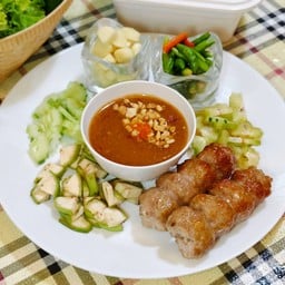 ป้าเก๋แหนมเนือง