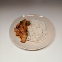 ข้าวกระเพราหมูกรอบ