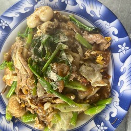 ผัดซีอิ้ว เส้นใหญ่