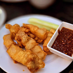 สามชั้นทอดน้ำปลา