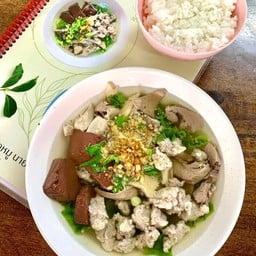 โจ๊กต้มเลือดหมูนายต้าร์ ถนนศรีโสธร