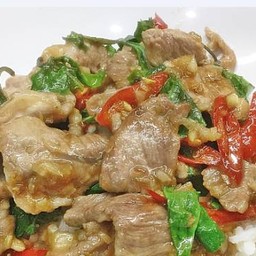 กระเพราหมูชิ้น (เป็นกับข้าว)