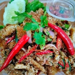 ลาบไก่กรอบ (กับข้าว)
