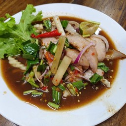 ยำนัวคอหมูย่าง