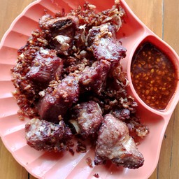 แหนมซี่โครงทอด