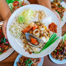 ผัดไทยทะเล