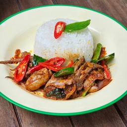 ข้าวพริกแกงปลาหมึก