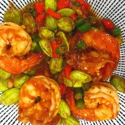 RE006กุ้งผัดสะตอกะปิ