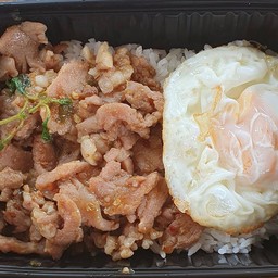 ข้าวกะเพราหมูชิ้น