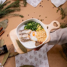 ข้าวต้มปลาอินทรีย์+ไข่ลวก