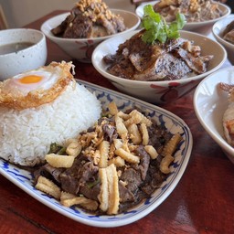 ข้าวหน้าเรือข้นน่องลาย +ไข่ดาว