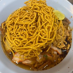 หมี่กรอบหมูต้มยำมะนาว