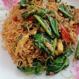 กะเพราพริกแห้ง(เจ๊เขียว)