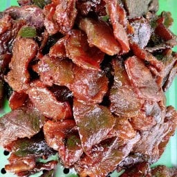 น้องใบข้าว กับข้าว ข้าวเหนียวหมูหวาน หมูฝอย ข้าวเหนียวน้องใบข้าวหน้าฟูไน