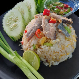 ข้าวผัดปลาเค็ม