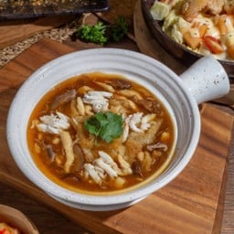 M25. กระเพาะปลาน้ำแดงเนื้อปู