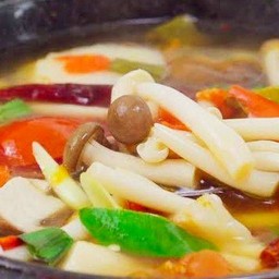 ต้มแซ่บเห็ดรวมใบโหระพา