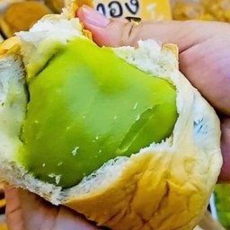 ปัง ว๊าว ว๊าว (ไส้สังขยาใบเตย)