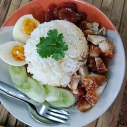 ร้านยายตาริมรั้ว ลว.