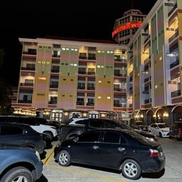 บริการดี ที่จอดรถเยอะ สะดวก ห้องน้ำสะอาดค่ะ⭐️⭐️⭐️⭐️⭐️