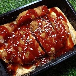 ข้าวไข่ข้นไก่กรอบซอสเผ็ดเกาหลี