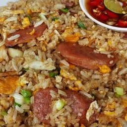 ข้าวผัดกุงเชียงแช่บๆ