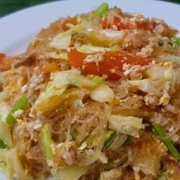 วุ้นเส้นผัดไข่(กับข้าว) รบกวนคุณลูกค้าเลือกเนื้อสัตว์ด้วยจ้า🙏