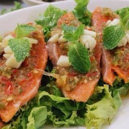 แซลมอนแช่น้ำปลา