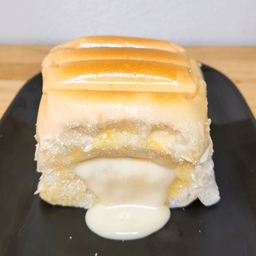 ปังไส้ทะลัก เนยนม น้ำตาล (ราคาพิเศษ!!!!  ชุด 2 ชิ้น)