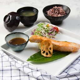 ข้าวปลาแซลมอนมิโซะ