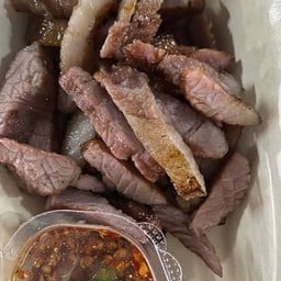 เสือร้องไห้  ระบุน้ำจิ้มแจ่ว รสขม รสเปรี้ยว
