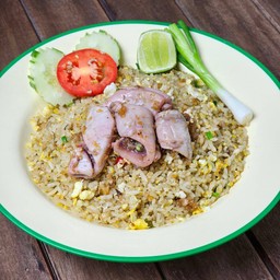 ข้าวผัดปลาหมึก